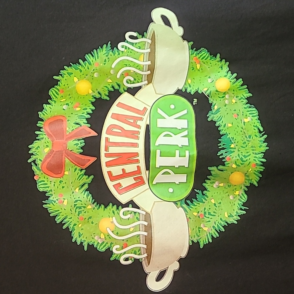 Friends Central Perk Christmas Wreath Black Short Sleeve Shirt Size S NWT